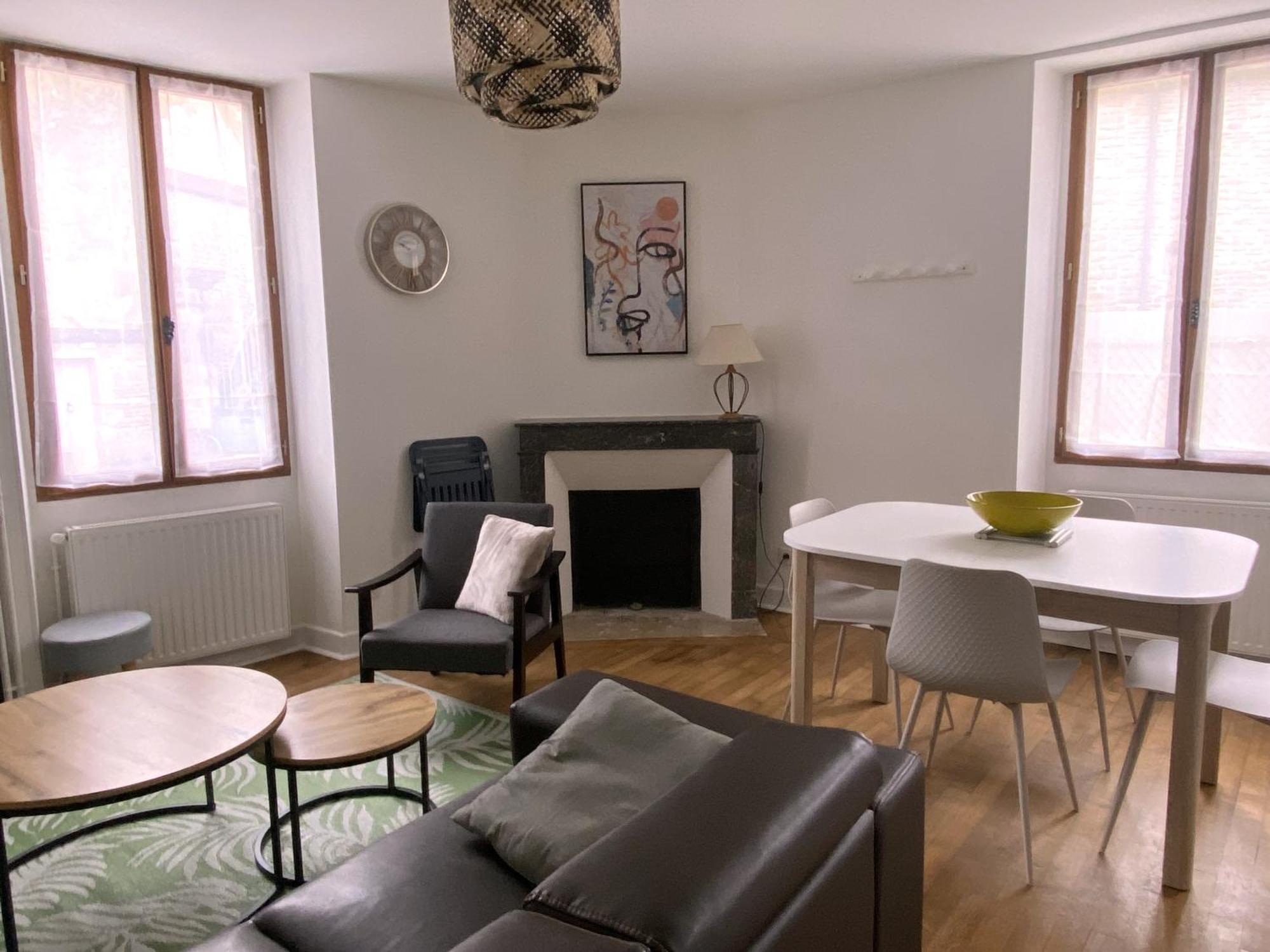 Maison Au Centre De Tanlay Villa Екстериор снимка
