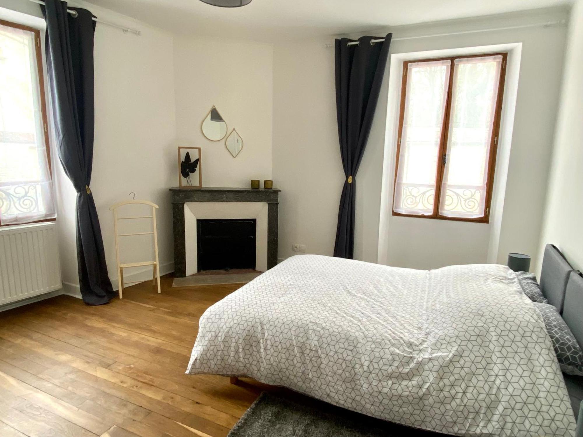 Maison Au Centre De Tanlay Villa Екстериор снимка
